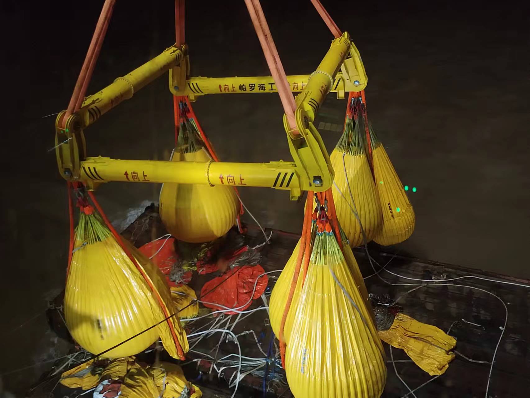 Water bag lifting test seven